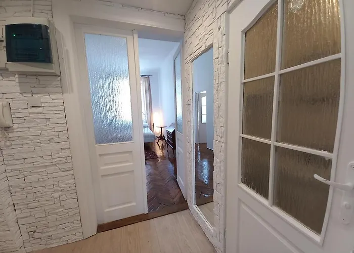 Apartament Old Town - 2 Bedrooms Sołtyka S3 *